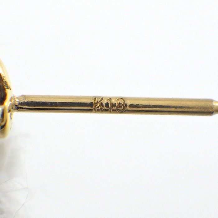 Exquisite Heart-Shaped Diamond Earrings in 18K Yellow Gold