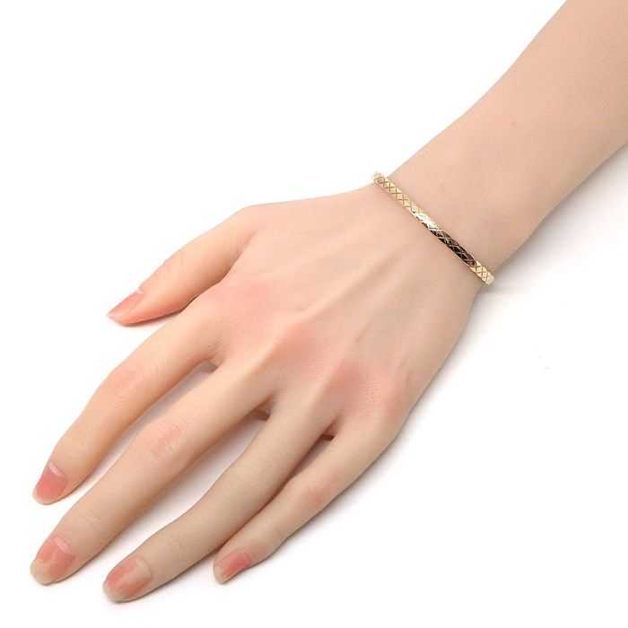 CHANEL Coco Crush Bracelet in K18 Pink Gold - Timeless Elegance