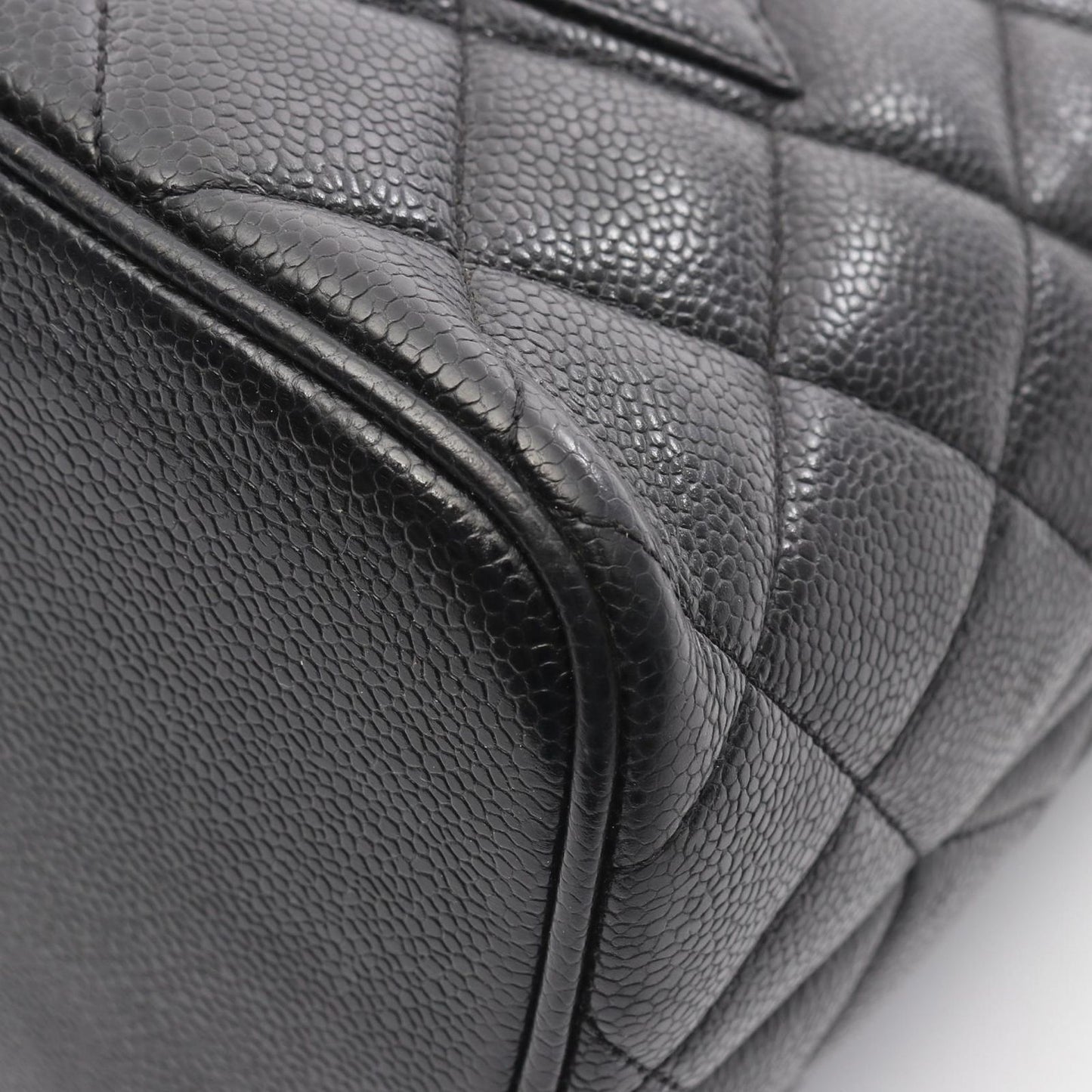 CHANEL Reissue Tote Bag A01804 in Black Calfskin - Timeless Elegance