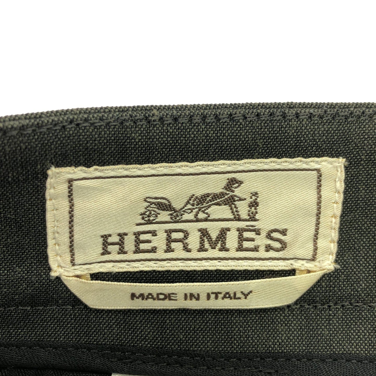 HERMES Gray Suit Set - Exquisite Tailoring & Timeless Elegance