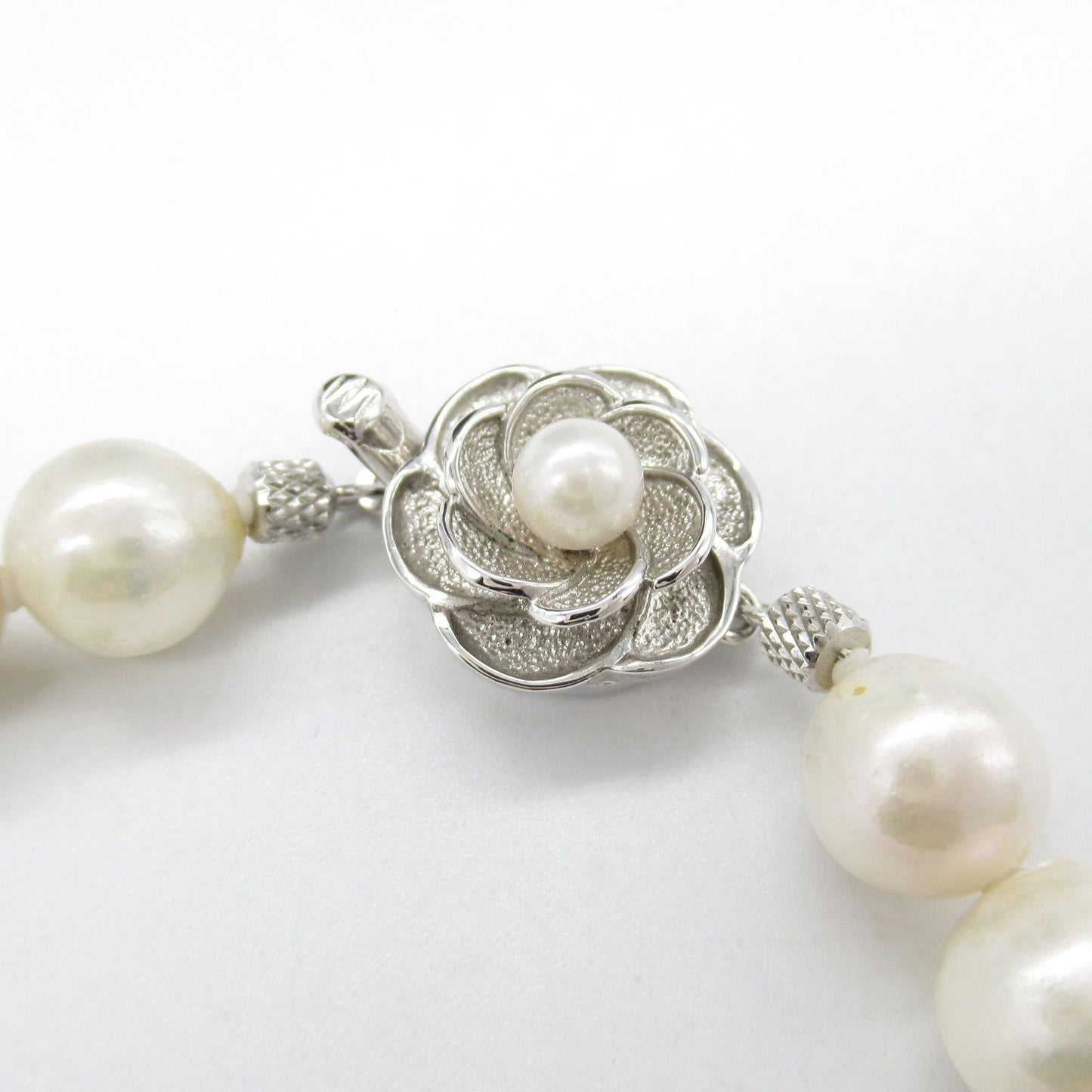 Elegant Pearl Necklace in Silver 925 - Timeless Luxury