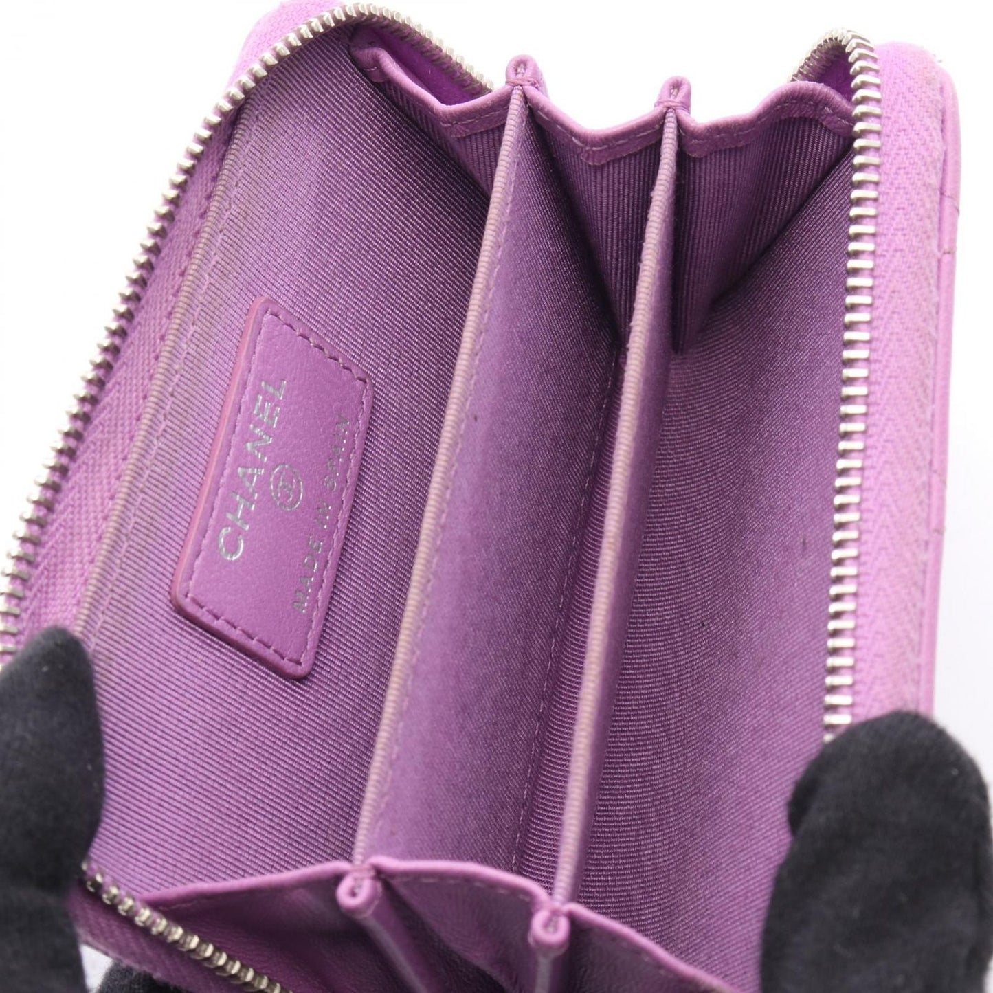 CHANEL Classic Zip Coin Purse in Purple Leather - Timeless Elegance