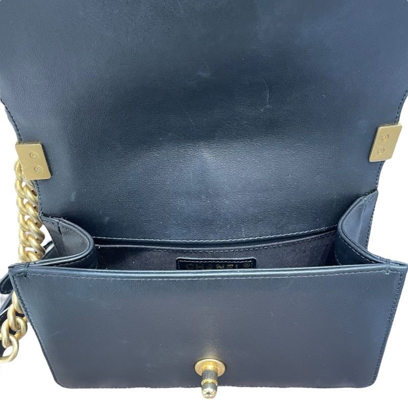 CHANEL Boy Chanel 20 V-Stitch Black Lambskin Shoulder Bag