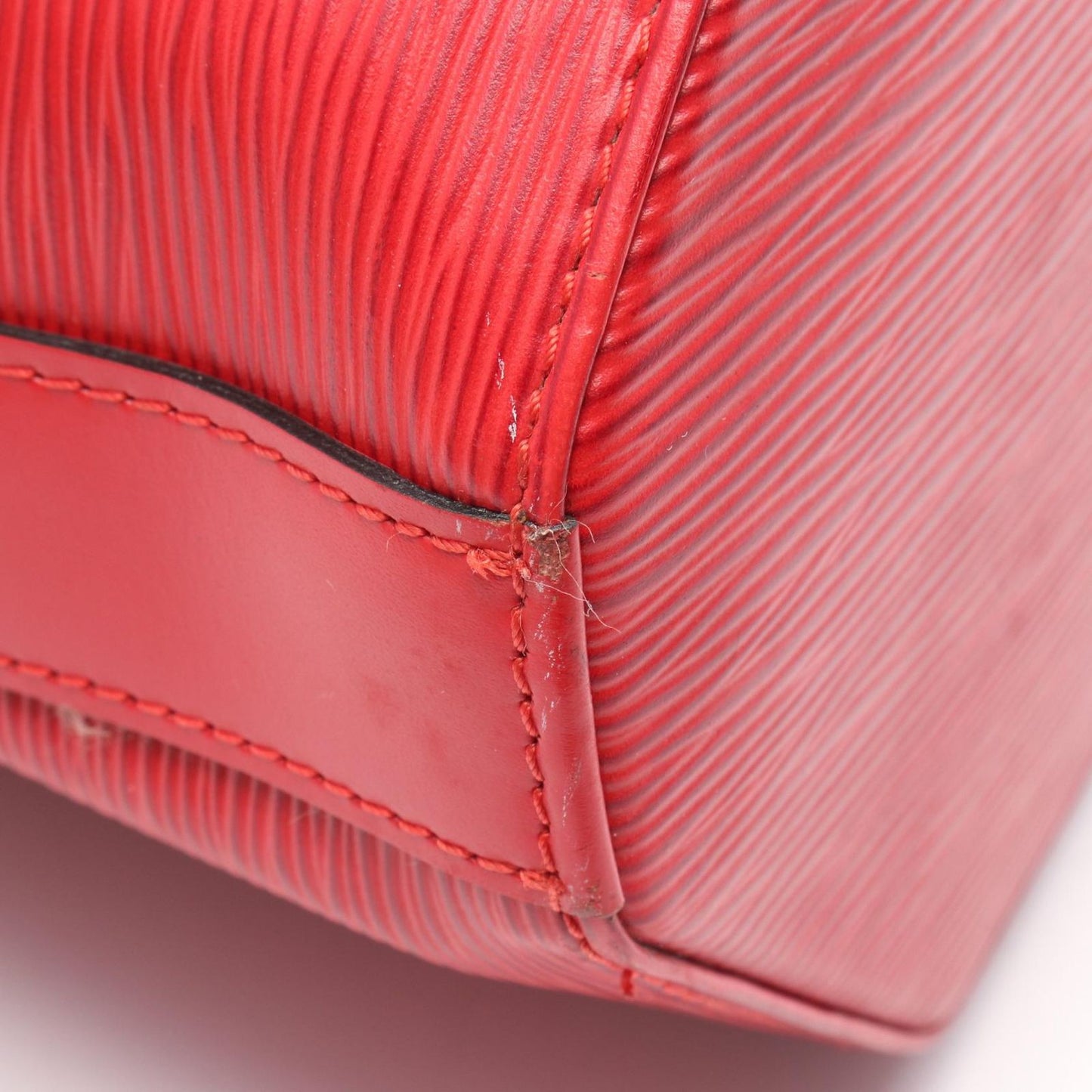 Louis Vuitton Sac De Paille PM in Castilian Red - Exquisite Craftsmanship