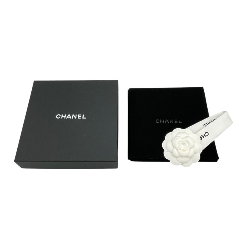 CHANEL Coco Mark Pearl Arrow Necklace - Exquisite Gold Jewelry