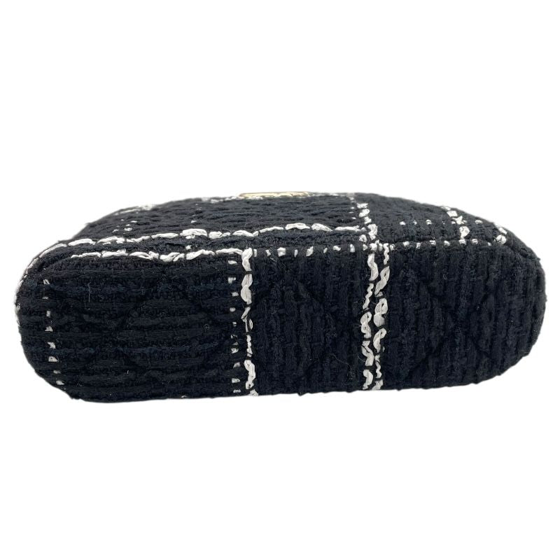 CHANEL Chain Shoulder Bag in Black/White Tweed - Timeless Elegance