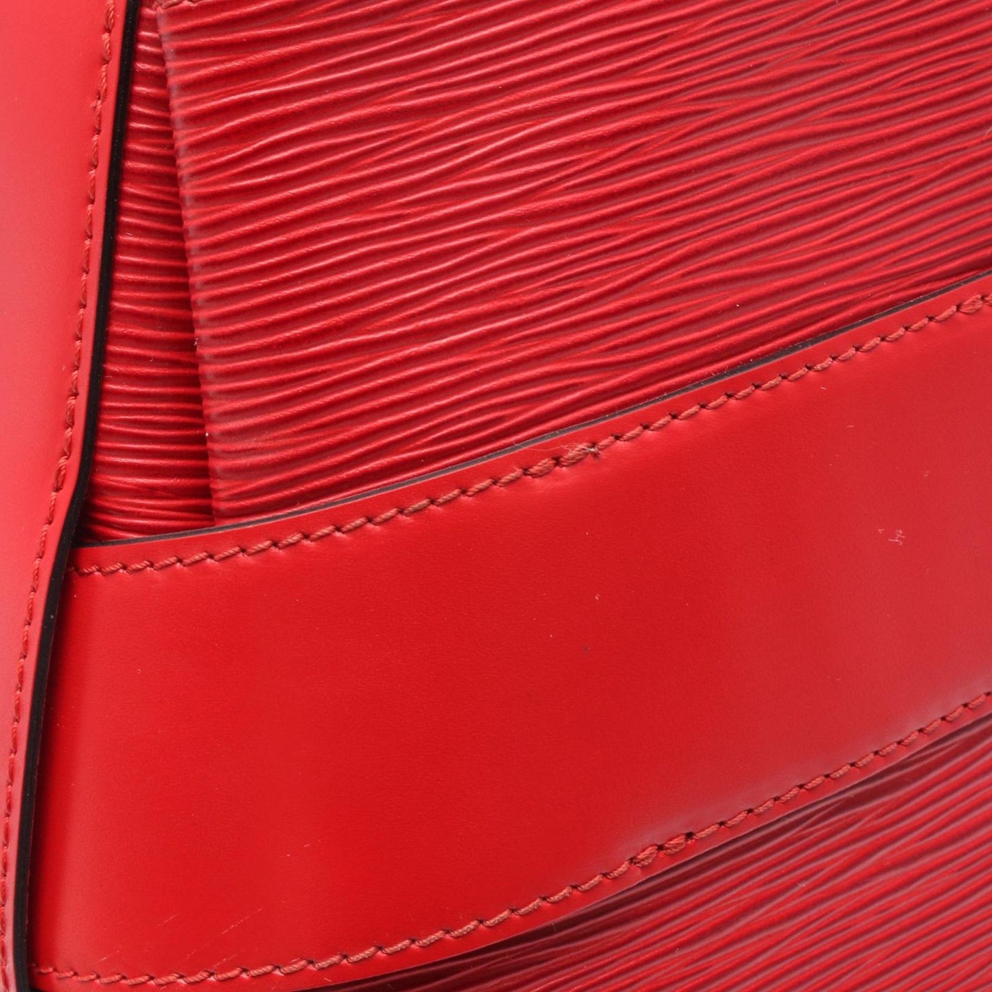 Louis Vuitton Sac De Paille PM in Castilian Red - Exquisite Craftsmanship