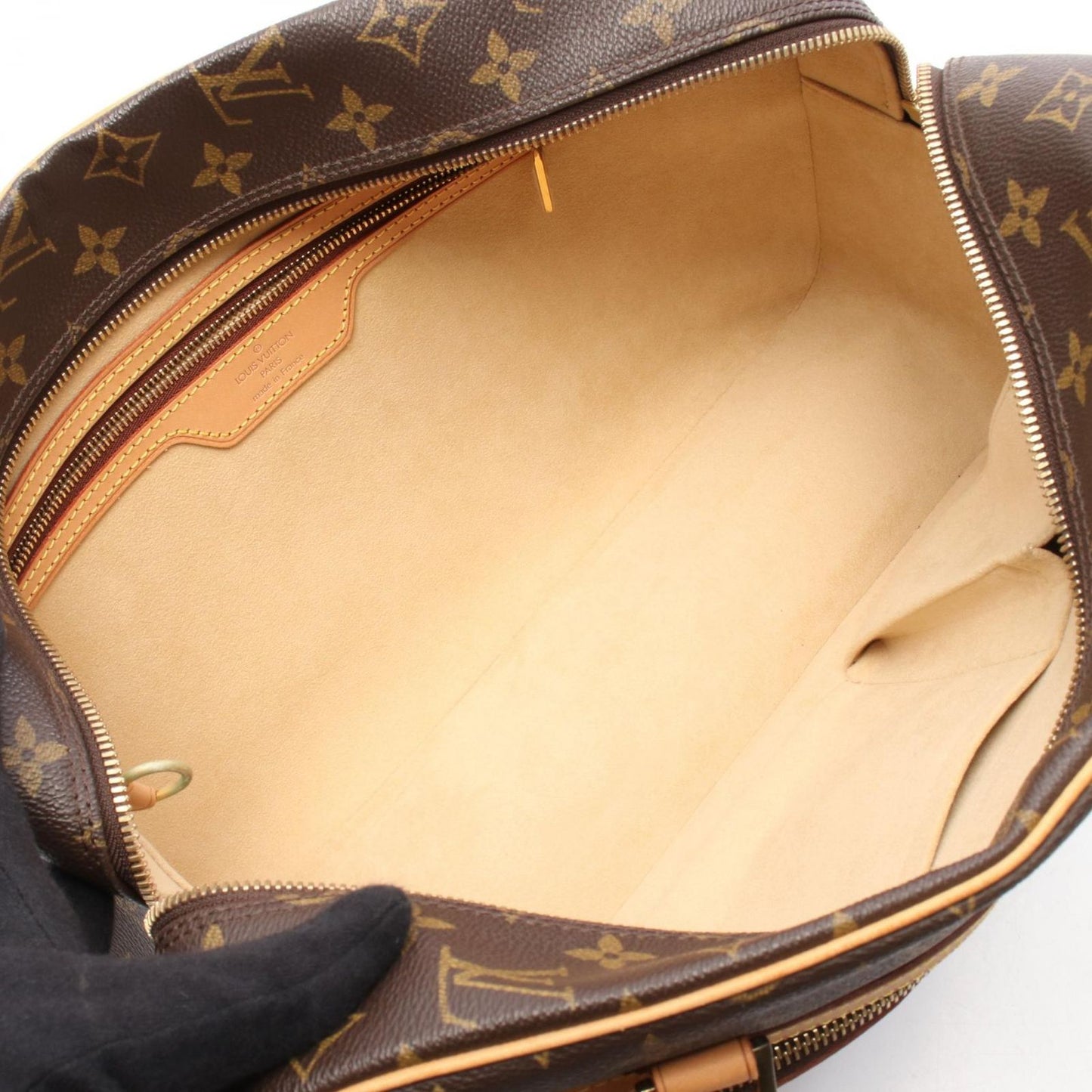 Louis Vuitton Monogram Cite GM Shoulder Bag - Timeless Elegance
