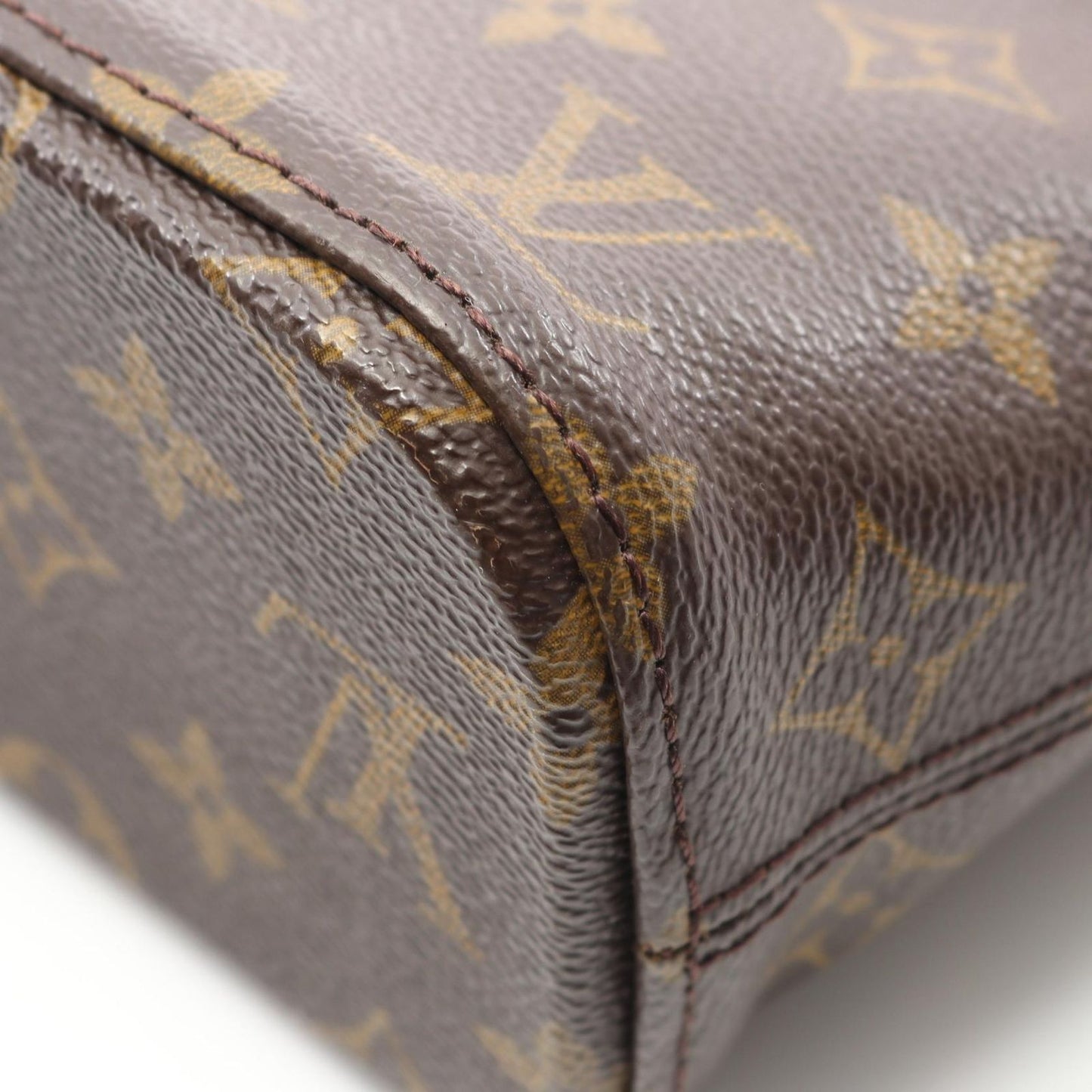 Louis Vuitton Monogram Vavin PM Handbag - Timeless Elegance