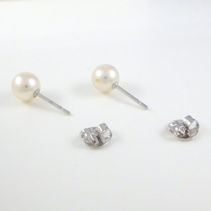 TASAKI Akoya Pearl Necklace & Earring Set in White Gold