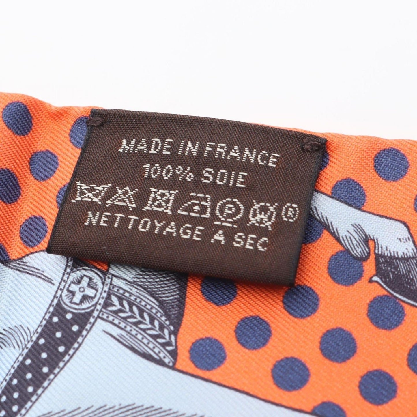 HERMES Cavalier en Formes Twilly Scarf - Exquisite Silk Accessory