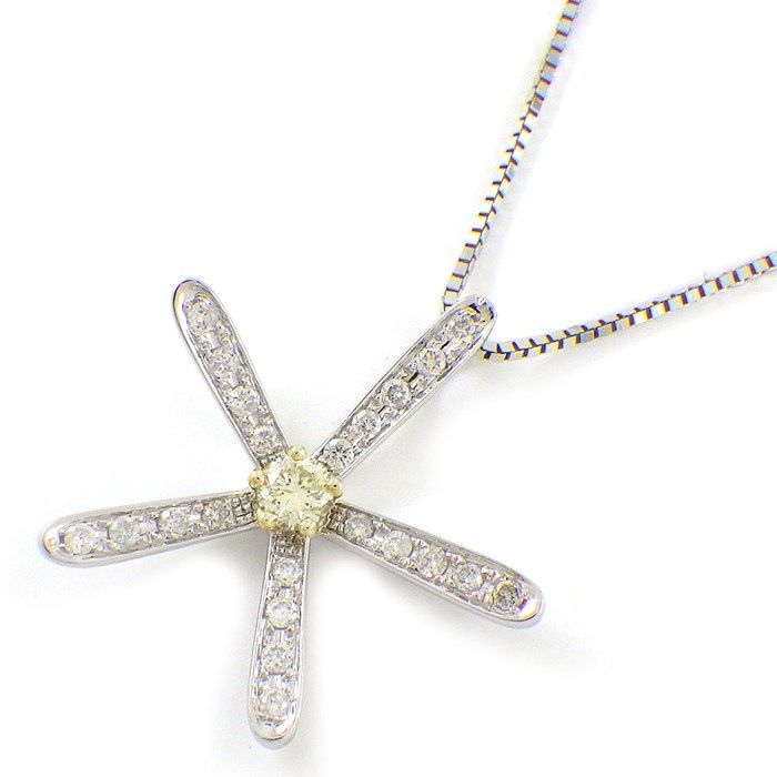Exquisite Diamond Flower Motif Necklace in K18 Gold