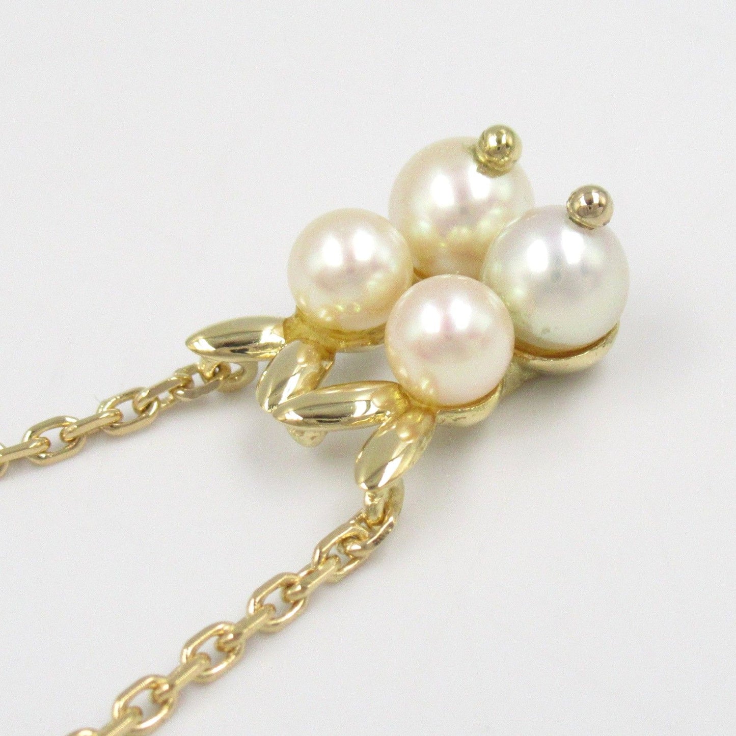 Van Cleef & Arpels Akoya Pearl Necklace in 18K Yellow Gold