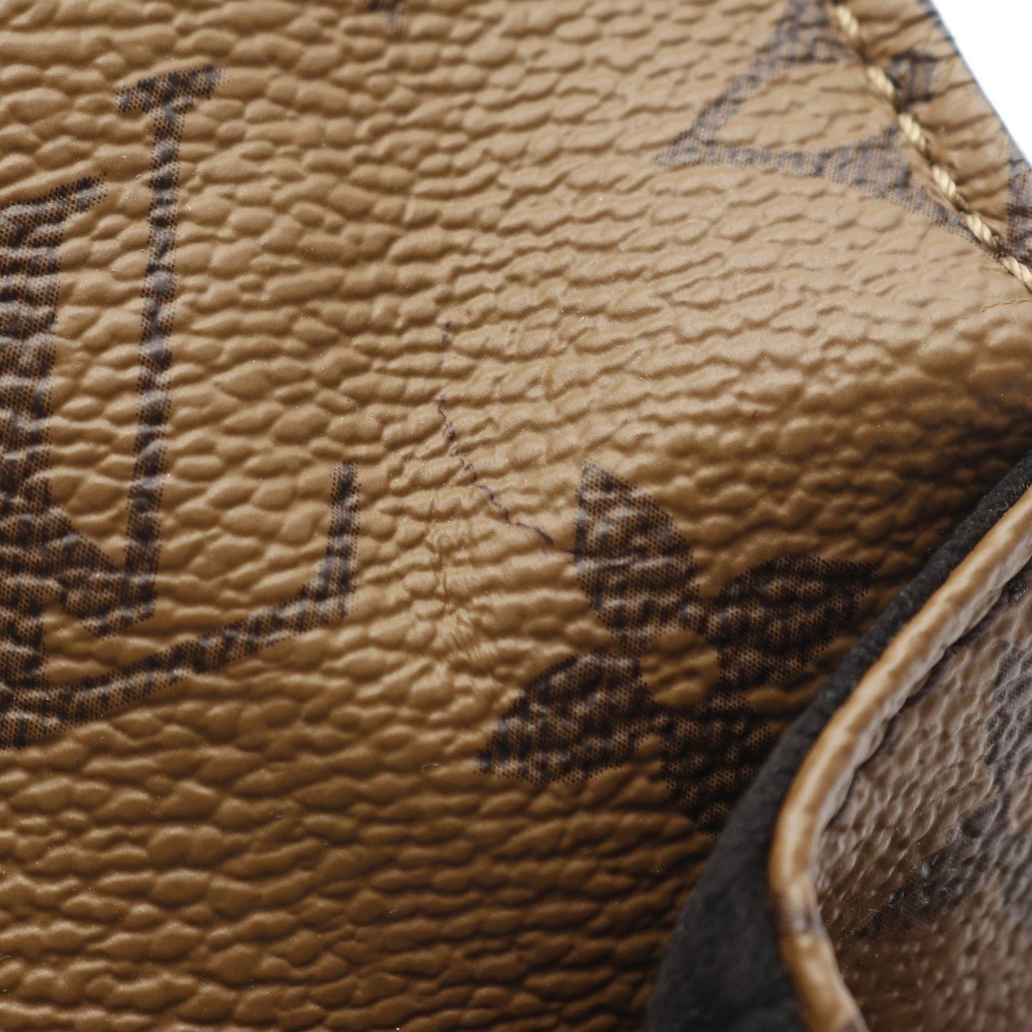 Louis Vuitton Pochette Métis MM Handbag - Timeless Elegance