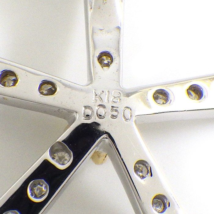 Exquisite Diamond Flower Motif Necklace in K18 Gold