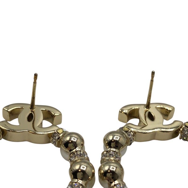 CHANEL Coco Mark Circle Earrings in Metal, Strass & Pearl