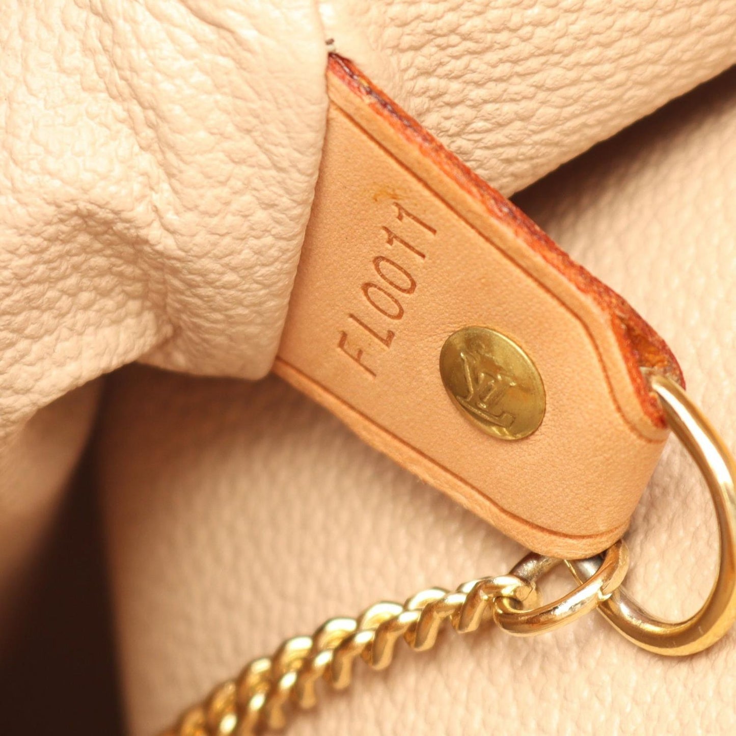 Louis Vuitton Bucket GM Shoulder Bag - Timeless Elegance