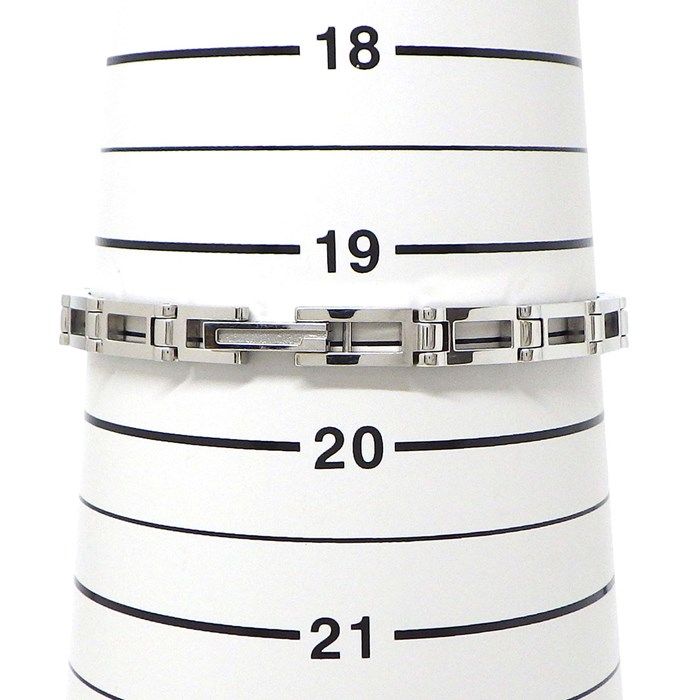 GUCCI 3900L Bangle Watch with Diamond Dial - Exquisite Craftsmanship