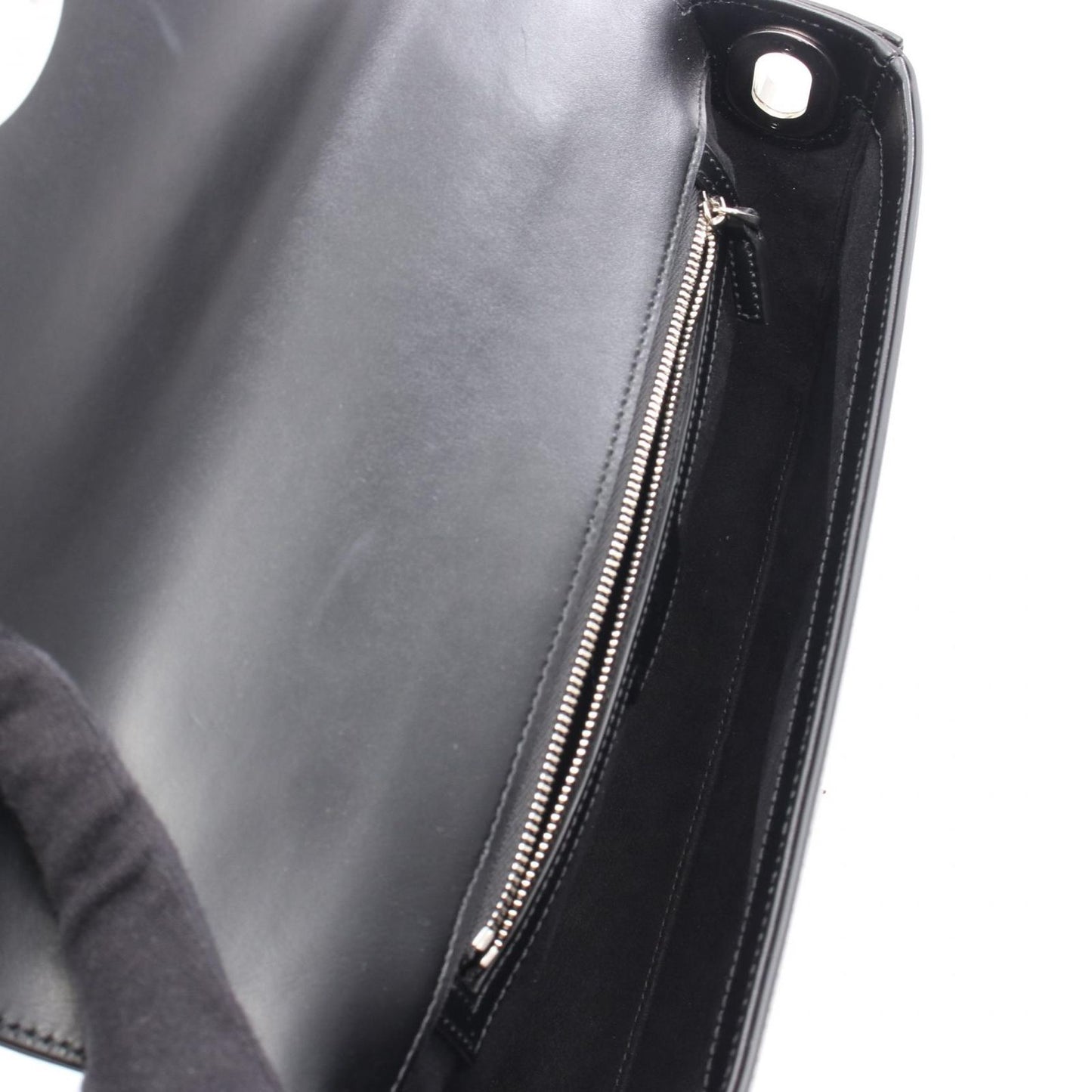 GUCCI Petite GG Black Leather Shoulder Bag - Timeless Elegance
