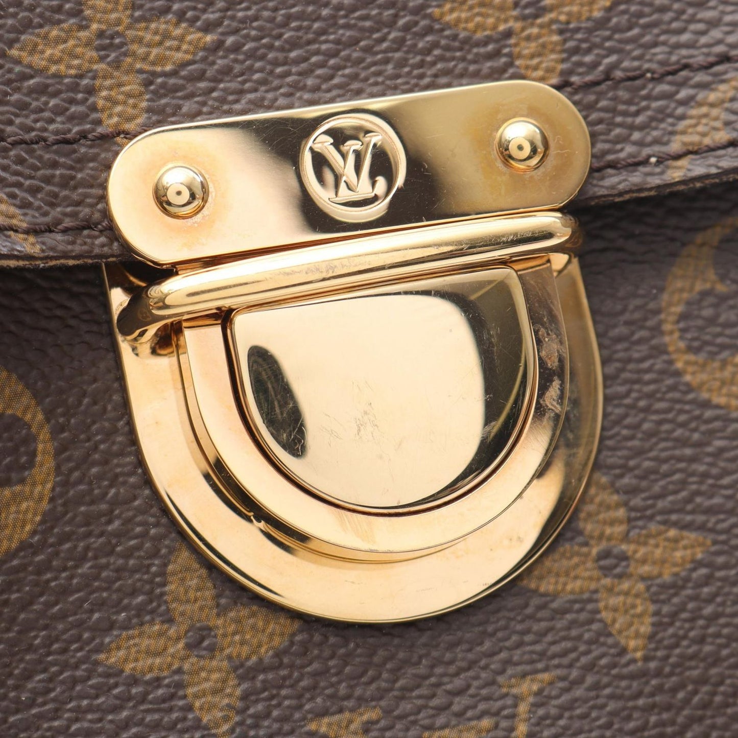 Louis Vuitton Manhattan GM Monogram Handbag - Timeless Elegance