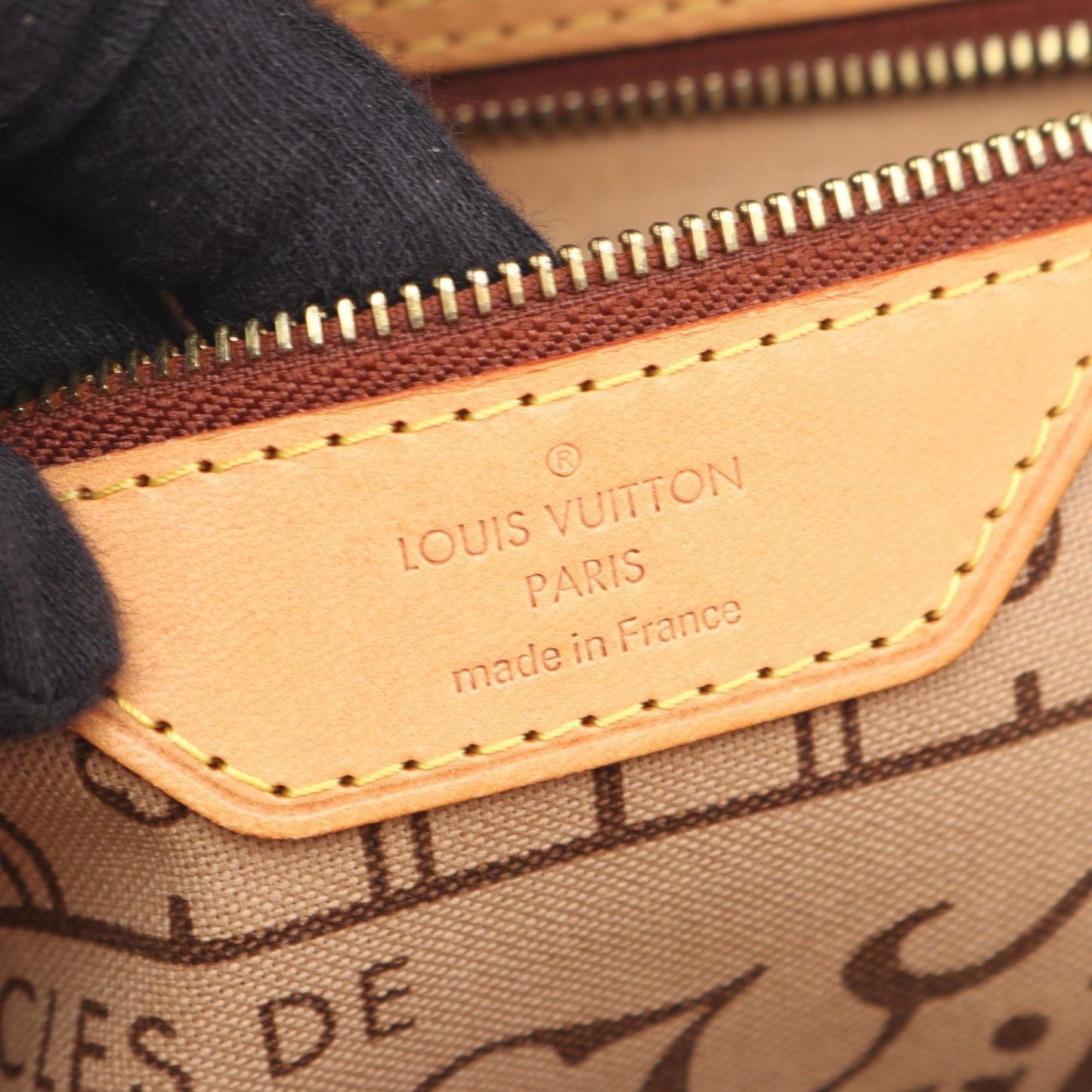 Louis Vuitton Neverfull PM Tote Bag - Timeless Elegance