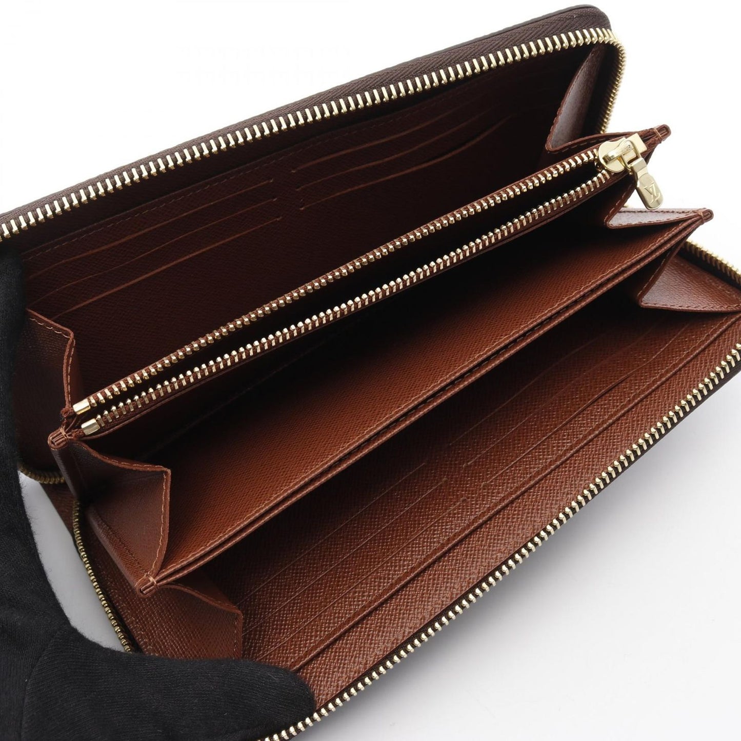 Louis Vuitton Monogram Zippy Wallet - Timeless Elegance