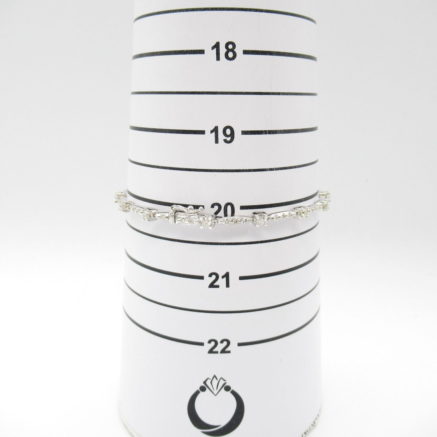 Exquisite K18WG Diamond Bracelet - 2.20ct Luxury Unisex Design