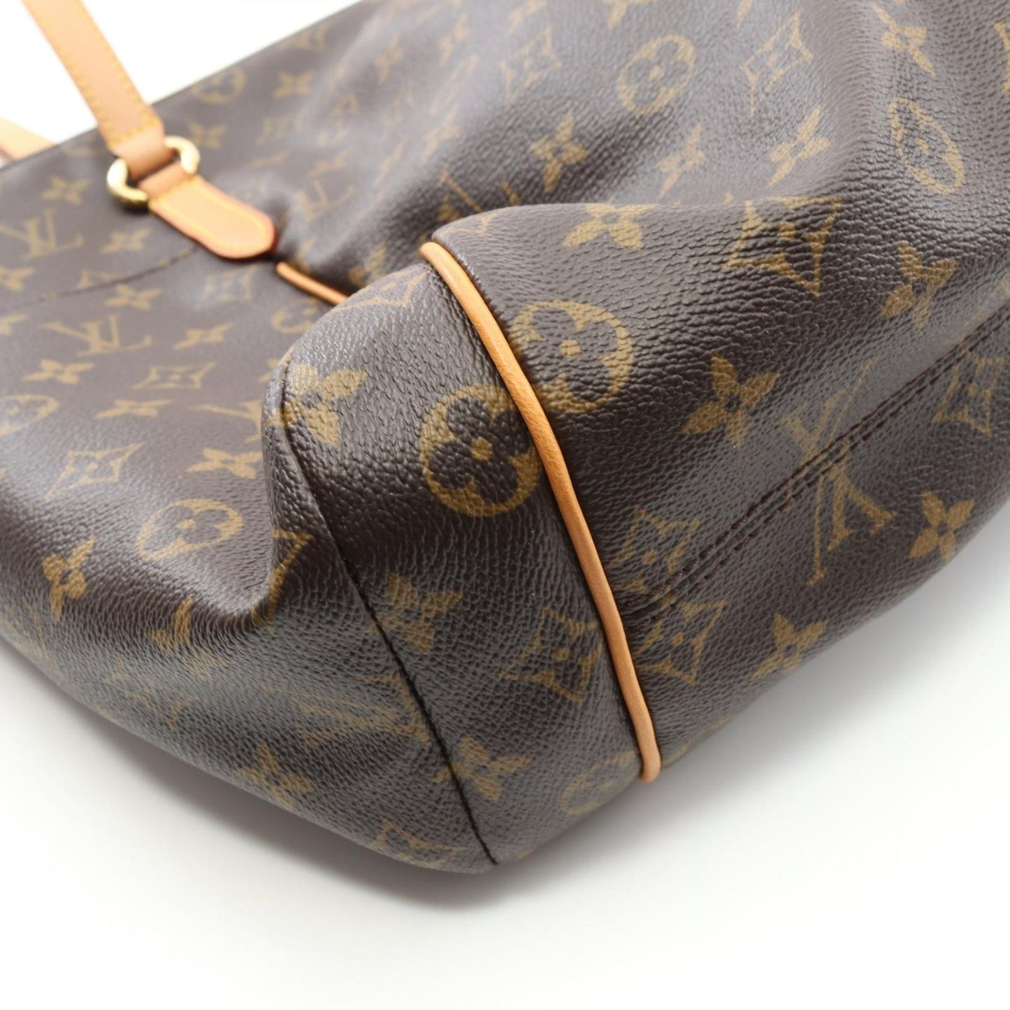 Louis Vuitton Totally MM Monogram Tote Bag - Timeless Elegance