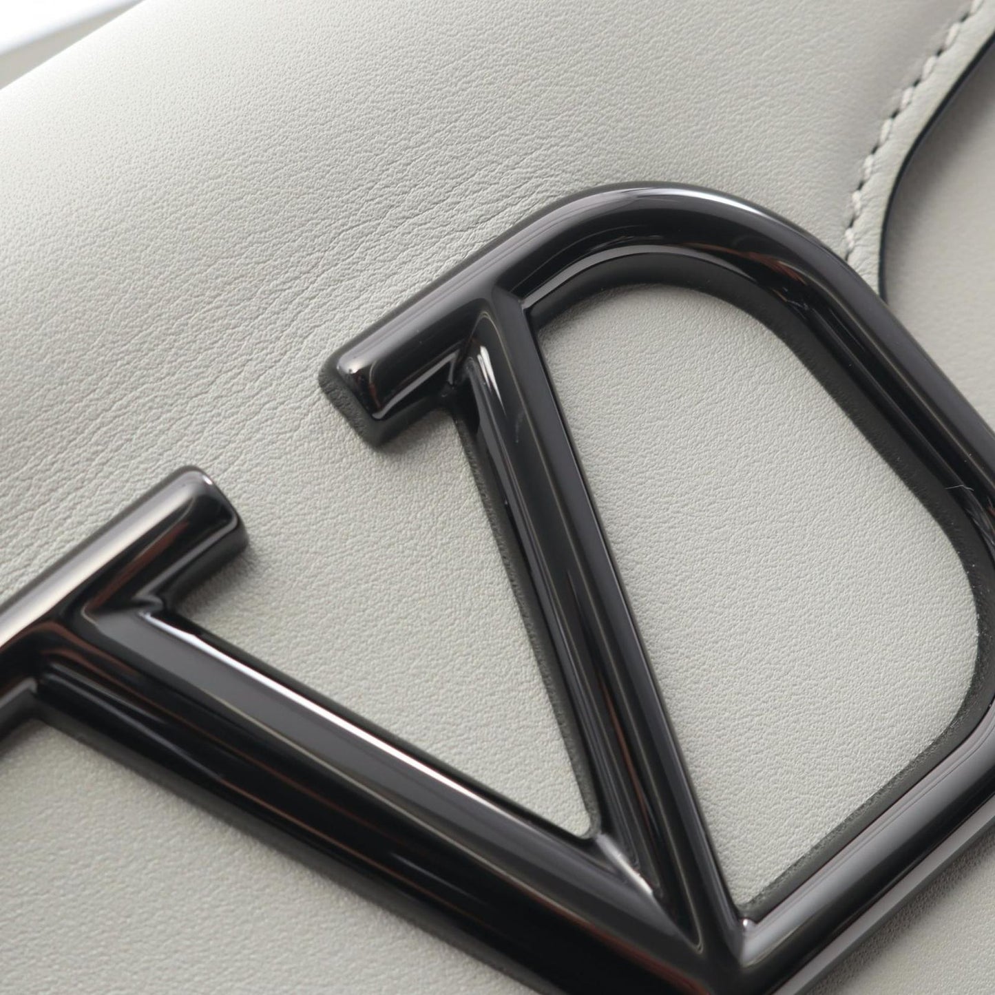 Valentino V Logo Handbag in Gray Leather - Exquisite Craftsmanship