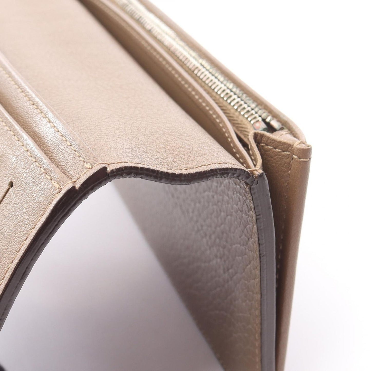 Louis Vuitton Portefeuille Brazza Wallet in Avane - Timeless Elegance