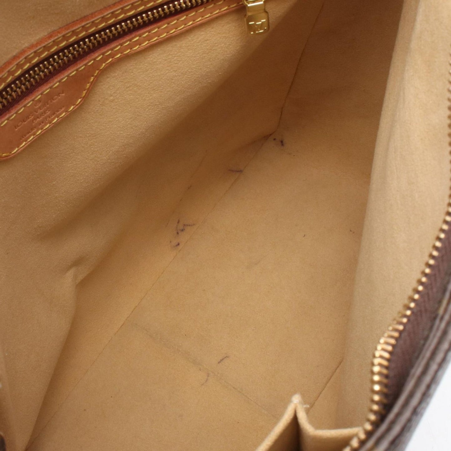Louis Vuitton Looping GM Shoulder Bag - Timeless Elegance