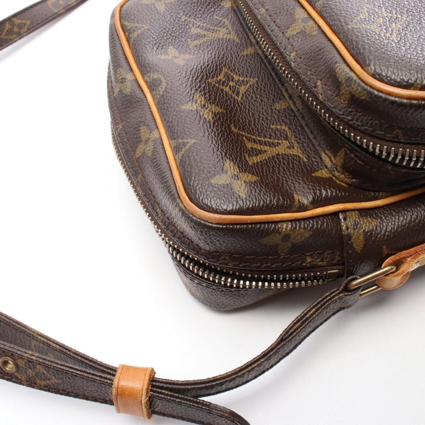 Louis Vuitton Monogram Amazon Shoulder Bag - Timeless Elegance