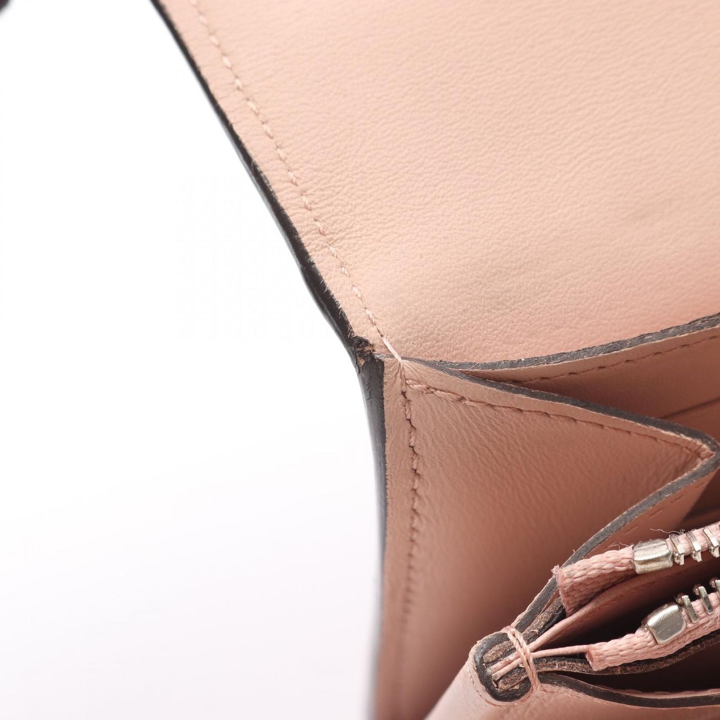 Louis Vuitton Monogram Mahina Magnolia Wallet - Exquisite Craftsmanship