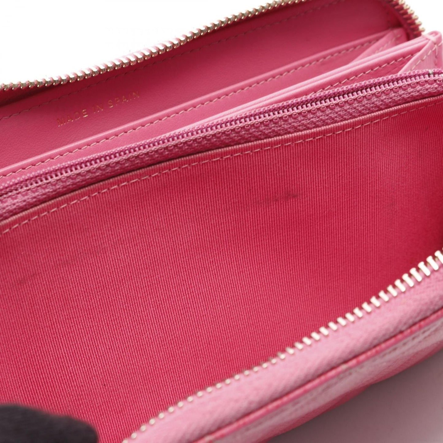CHANEL Matelassé Round Wallet in Pink Caviar Leather - A50097