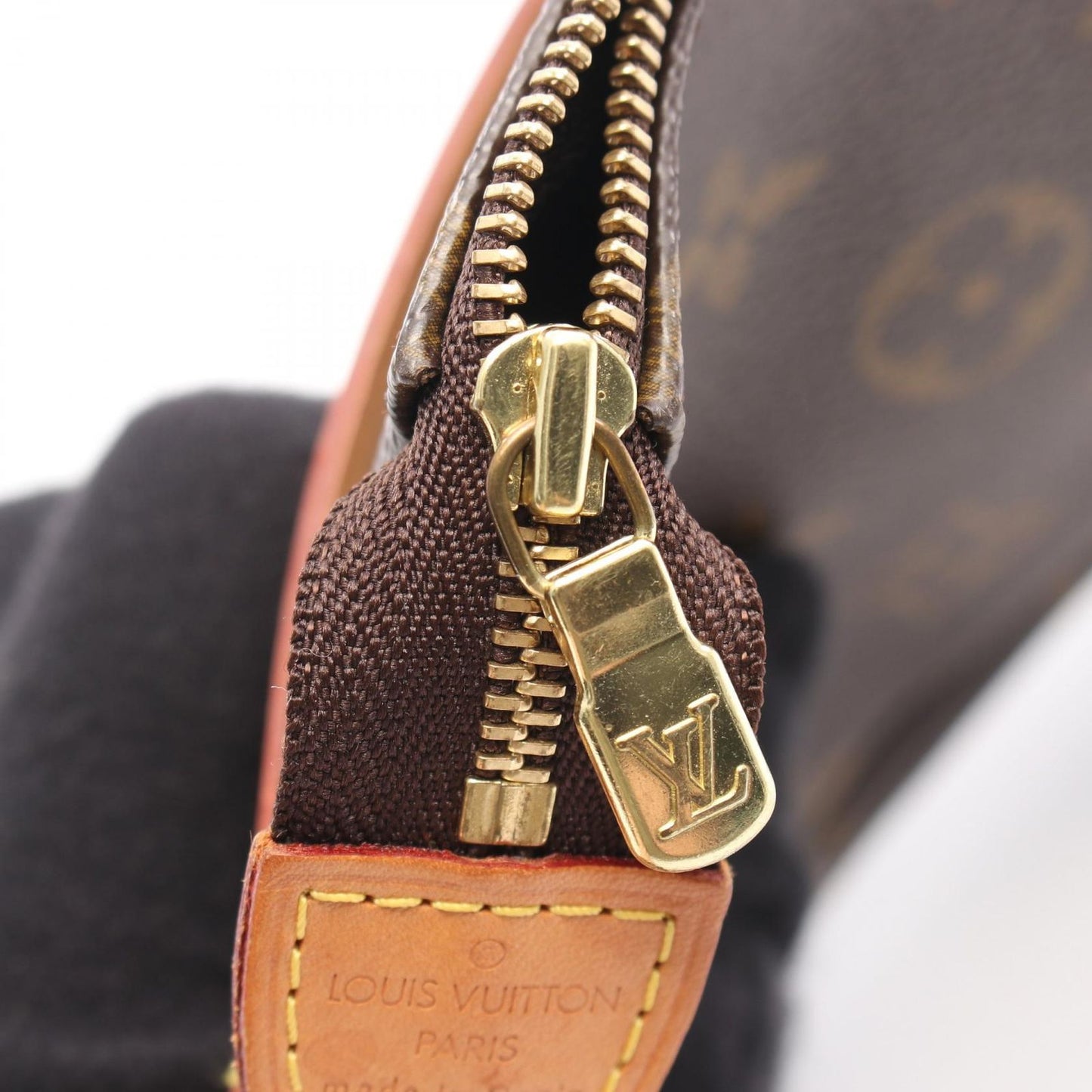 Louis Vuitton Monogram Pochette Accessoires Handbag - Timeless Elegance