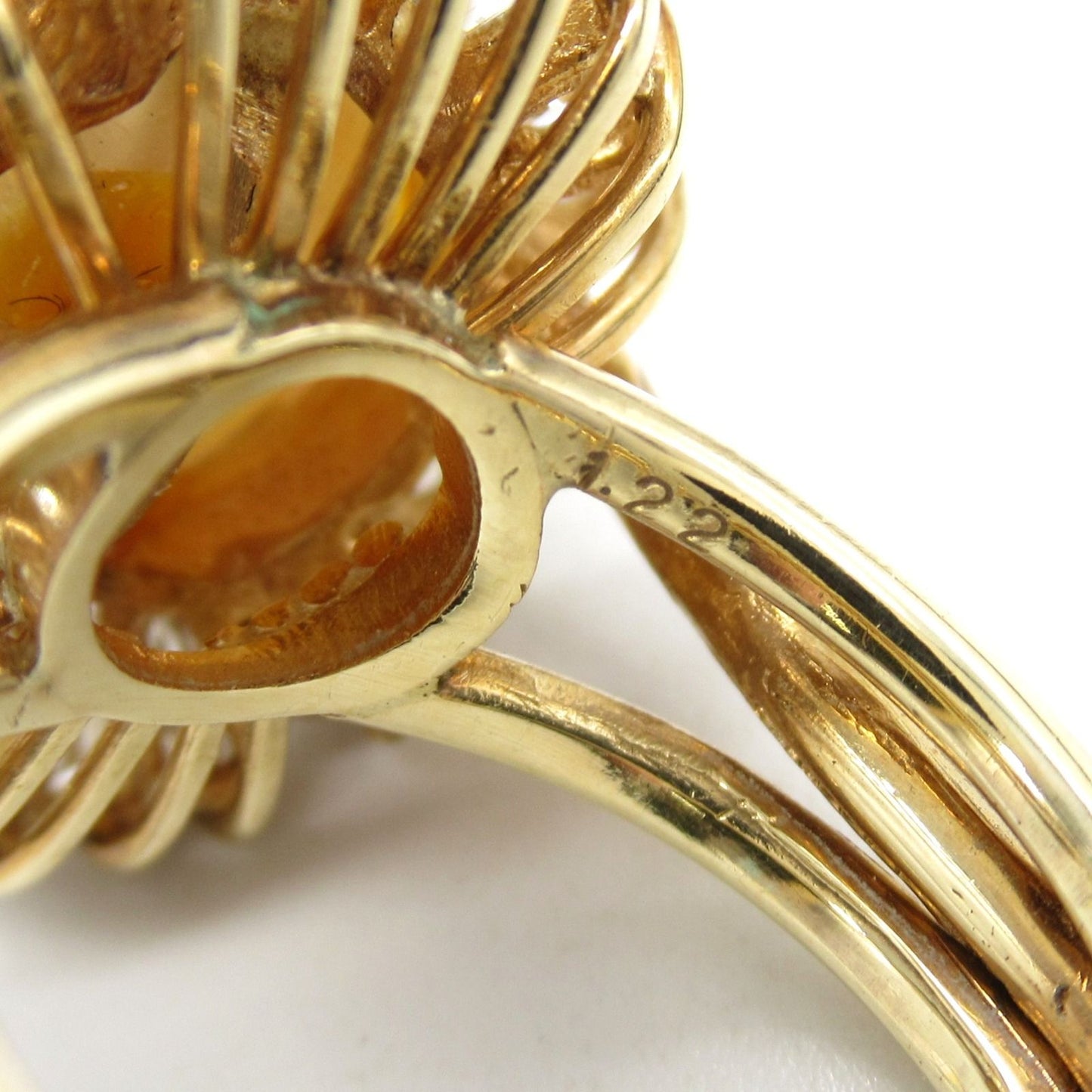 Exquisite Pearl and Diamond Ring - Timeless Elegance