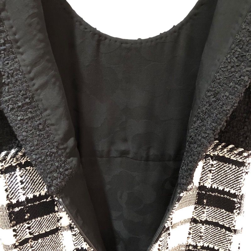 CHANEL Black Tweed Sleeveless Dress with Check Pattern - P74449