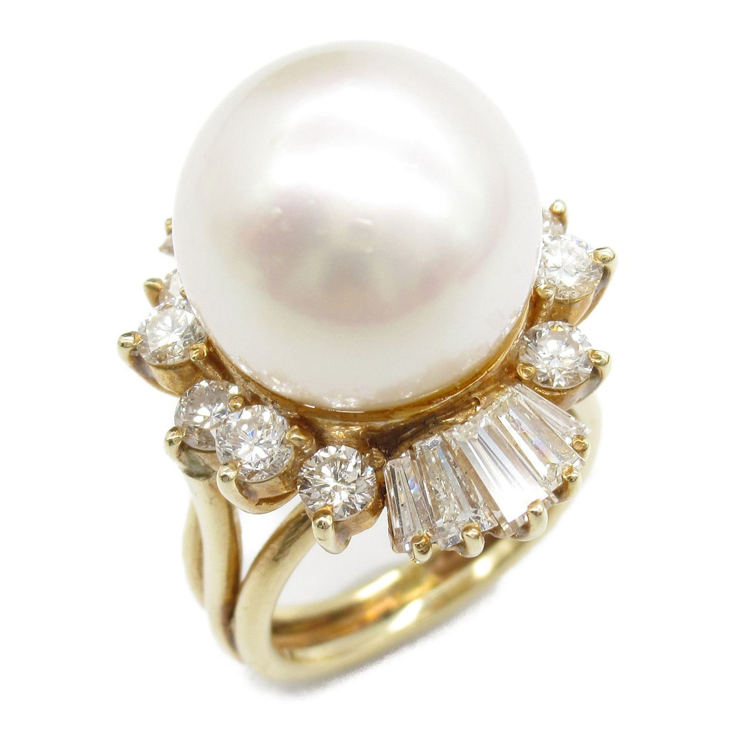 Exquisite Pearl and Diamond Ring - Timeless Elegance