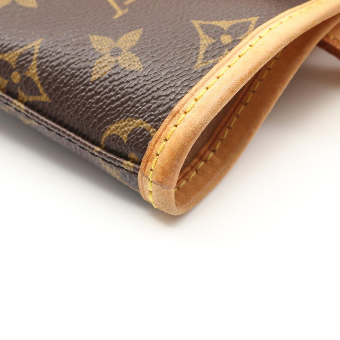 Louis Vuitton Bucket GM Shoulder Bag - Timeless Elegance