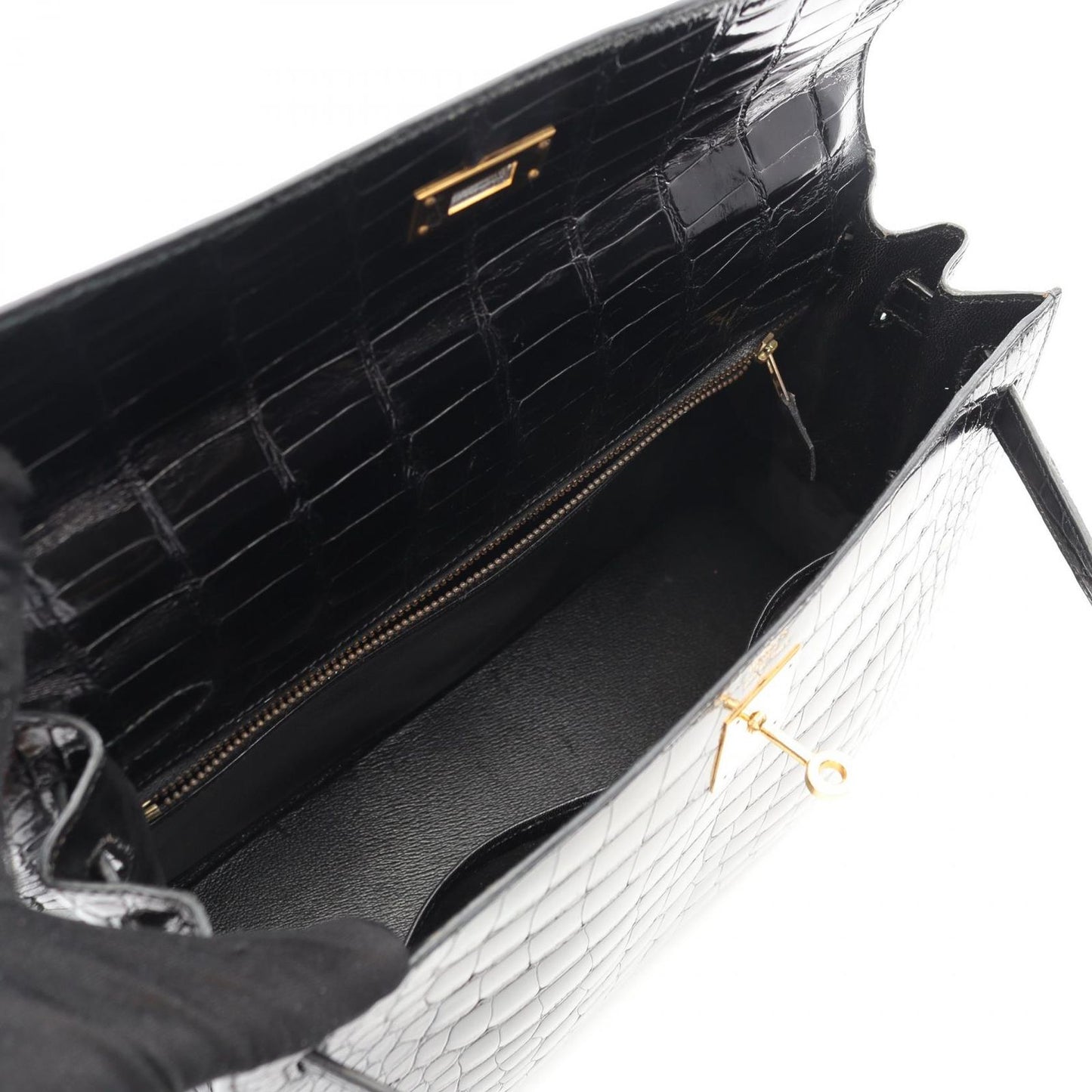 HERMES Kelly 32 Handbag in Black Alligator - Timeless Elegance