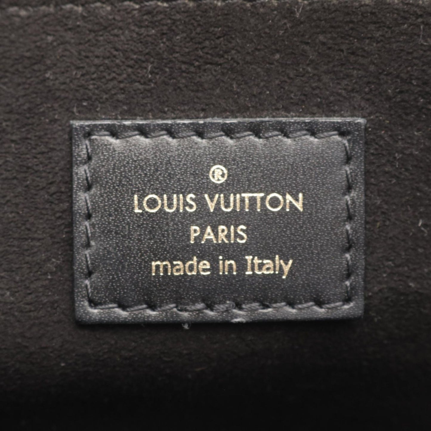 Louis Vuitton Pochette Métis MM Handbag - Timeless Elegance