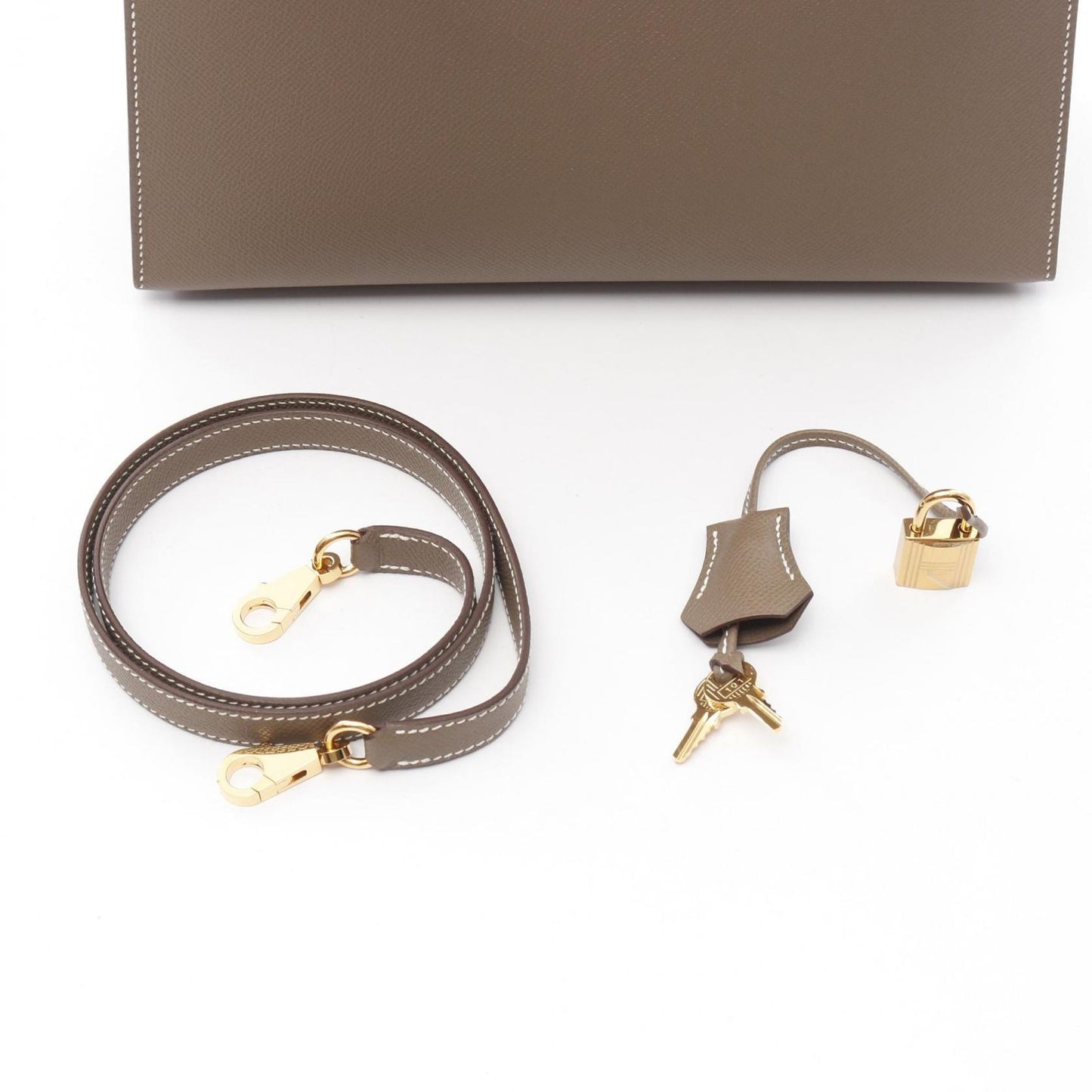 HERMES Kelly 28 Etoupe Handbag - Timeless Elegance