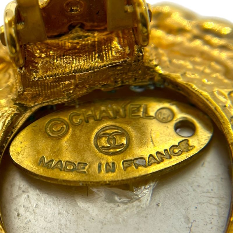 CHANEL Pearl Earrings in Gold - Exquisite Luxury Jewelry