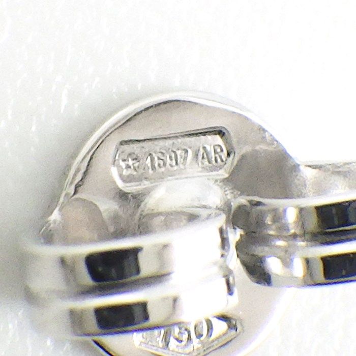 GUCCI GG Logo Stud Earrings in K18 White Gold - Exquisite Craftsmanship