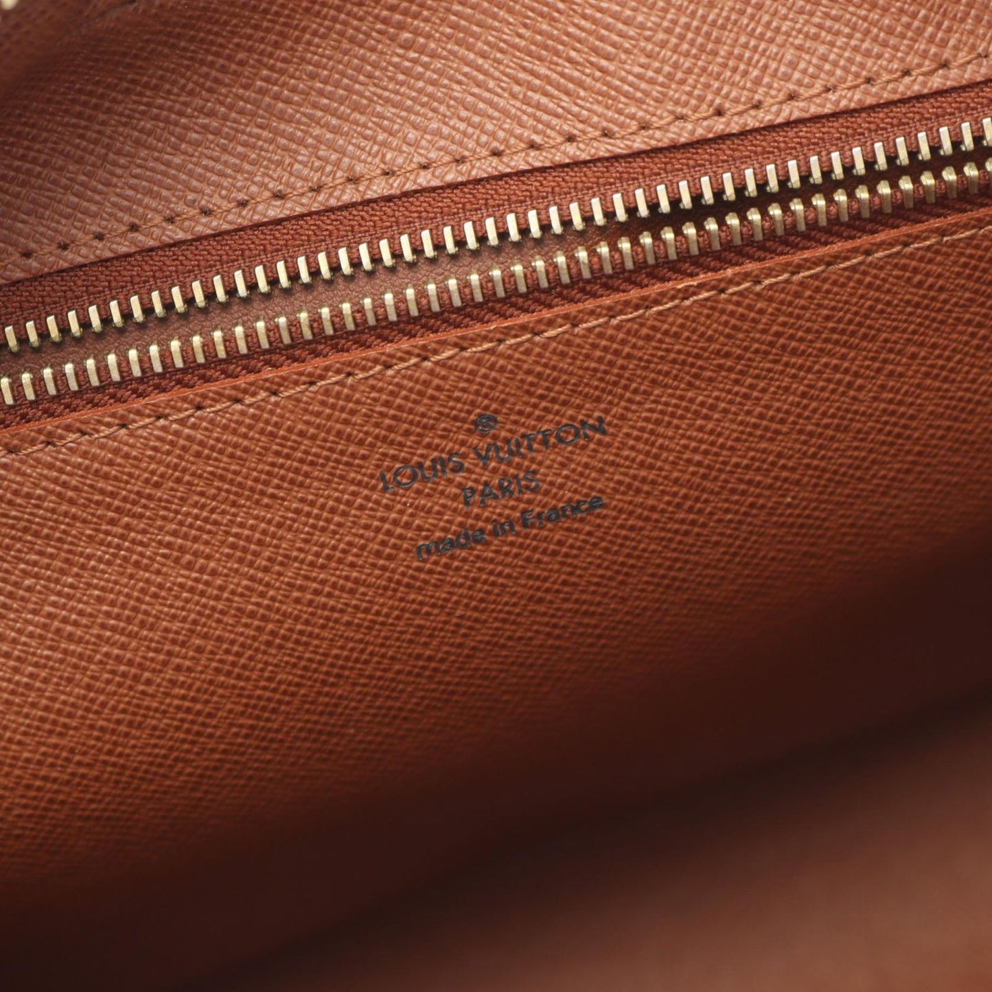 Louis Vuitton Trocadéro 27 Shoulder Bag - Timeless Elegance