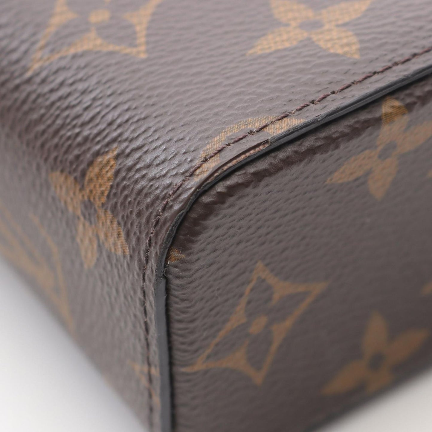 Louis Vuitton Monogram Fawn Box Shoulder Bag - Timeless Elegance