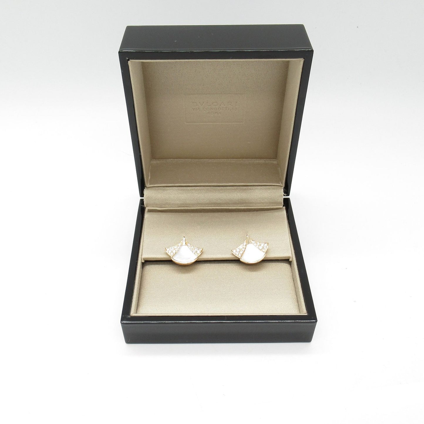 BVLGARI Diva Dream Earrings with Diamond & Mother of Pearl