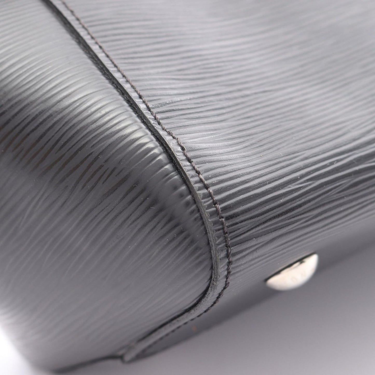 Louis Vuitton Marly MM Epi Noir Handbag - Timeless Elegance