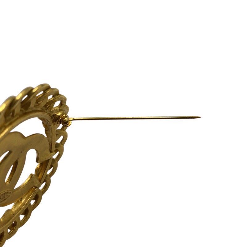 CHANEL Coco Mark Circle Brooch in Gold-Plated Metal