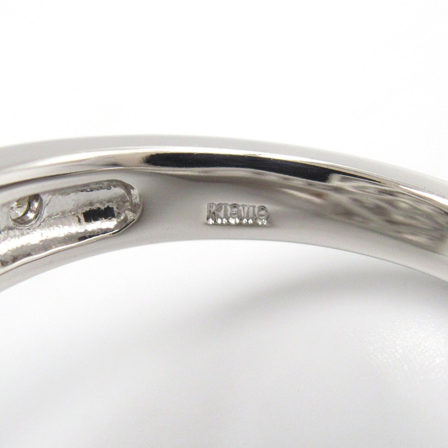 Exquisite Diamond Ring in K18 White Gold - 2.00ct